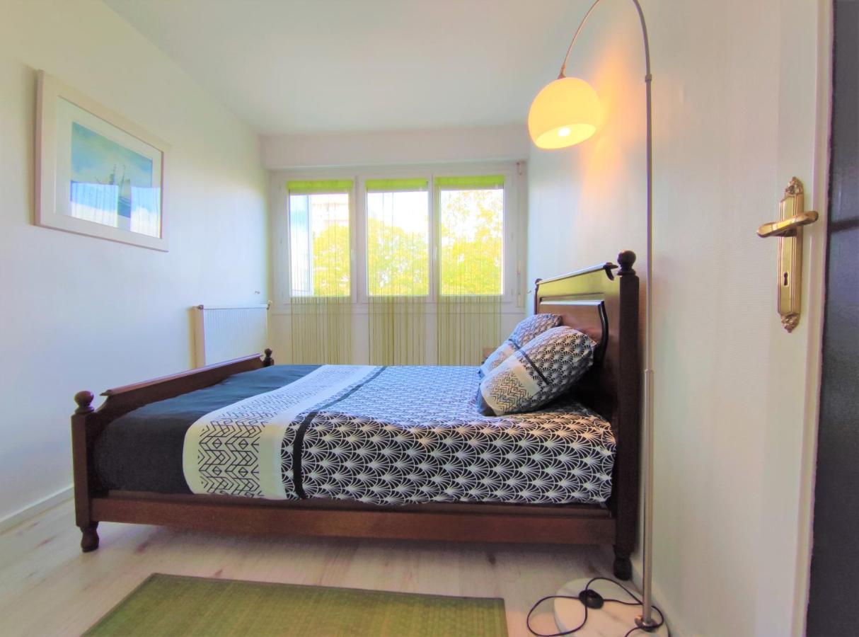 Appartement T3 Lumineux Et Tout Confort De 72 M2 Avec Parking Privatif La Rochelle  Bagian luar foto